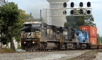 NS 8394 leads train 213 past the signals at Aycock